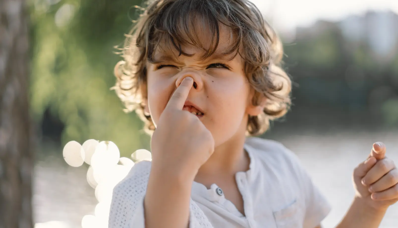 Чи шкідливо їсти козявки?