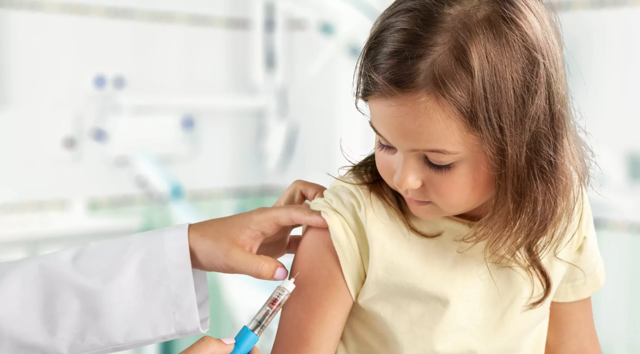 Нужны ли детям прививки и могут ли они быть опасны?