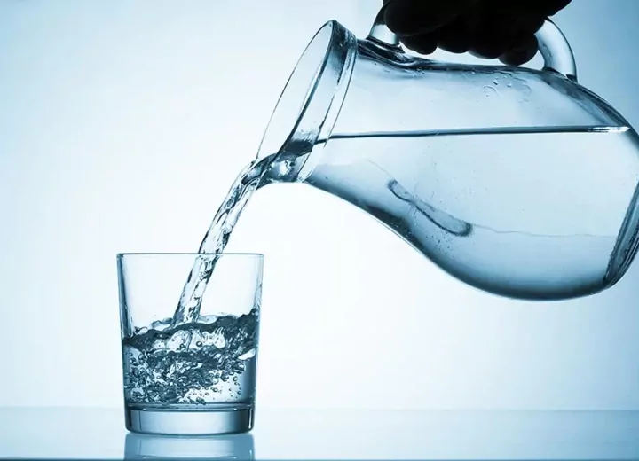 Скільки потрібно пити води на день?