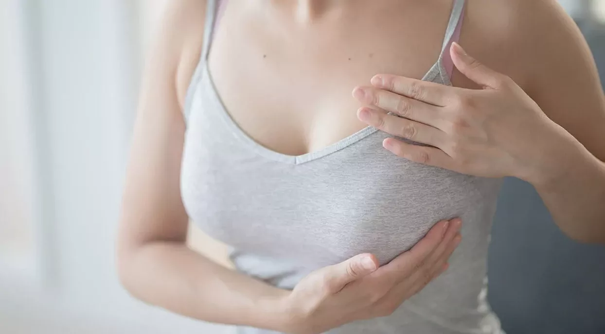 Кіста молочної залози: чому з'являється та коли показане її видалення