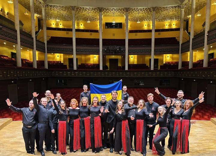«Ой, який хороший пацан, давайте його в музичну школу!» — Вадим Яценко, диригент хору «Гомін», про слух, талант та як батькам підтримати інтерес дитини до інструменту