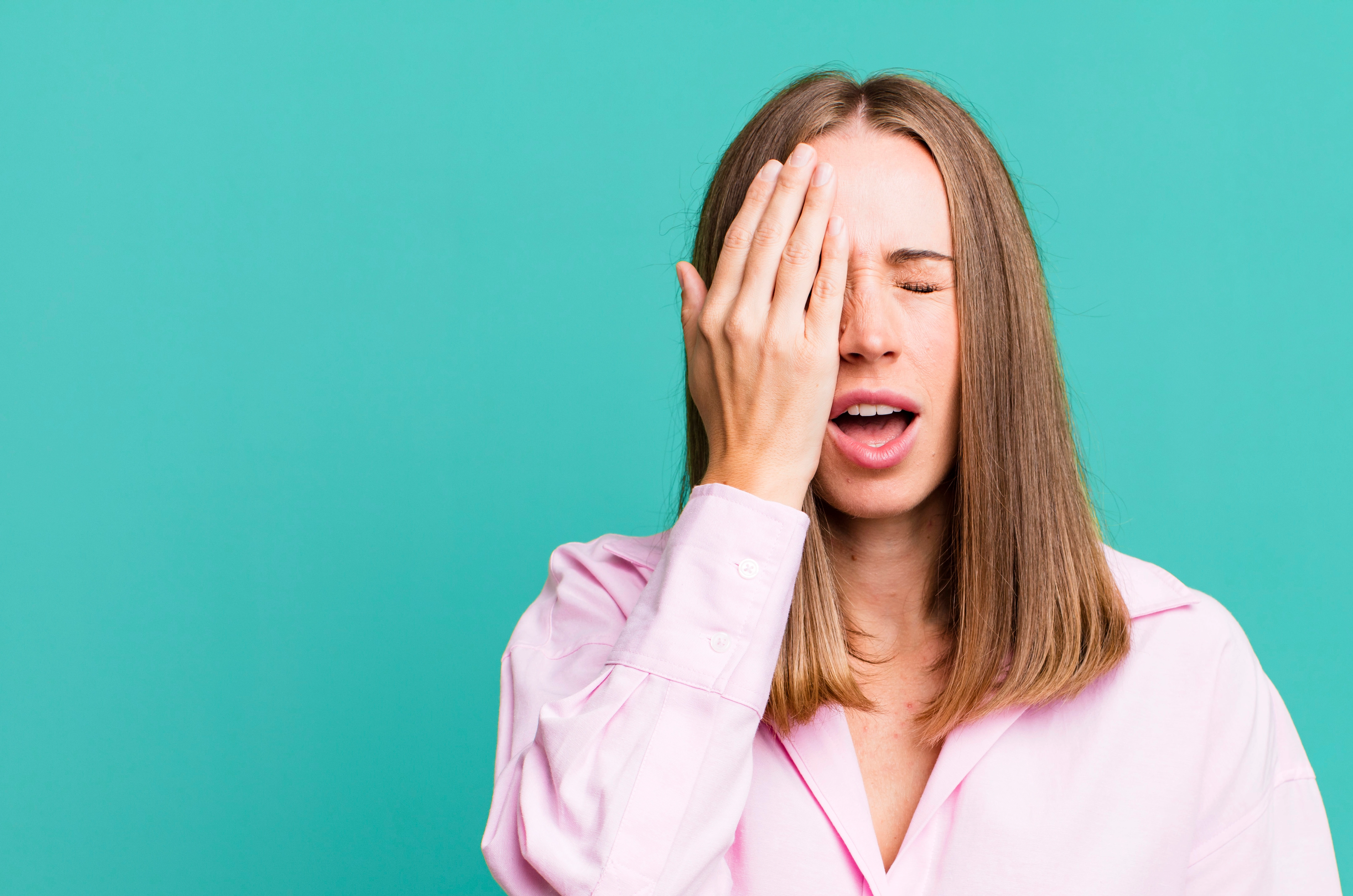 Чому сіпається око?