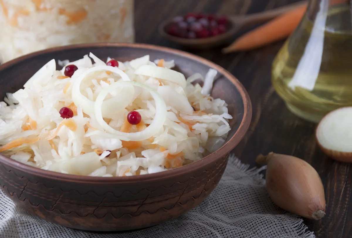 Чим корисна квашена капуста і як її правильно заквасити?