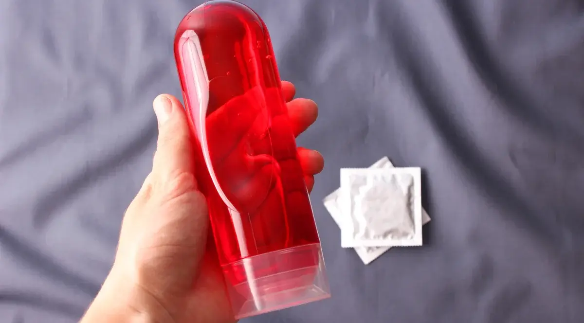 Что такое интимные смазки (лубриканты) и как они могут сделать секс более приятным?