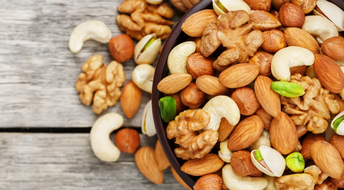 Чем полезны орехи и сколько их можно съесть без вреда для здоровья?