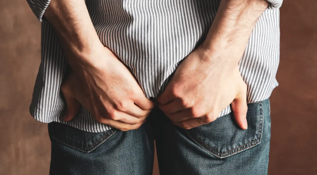 Чому розвивається геморой у чоловіків і як його вилікувати?