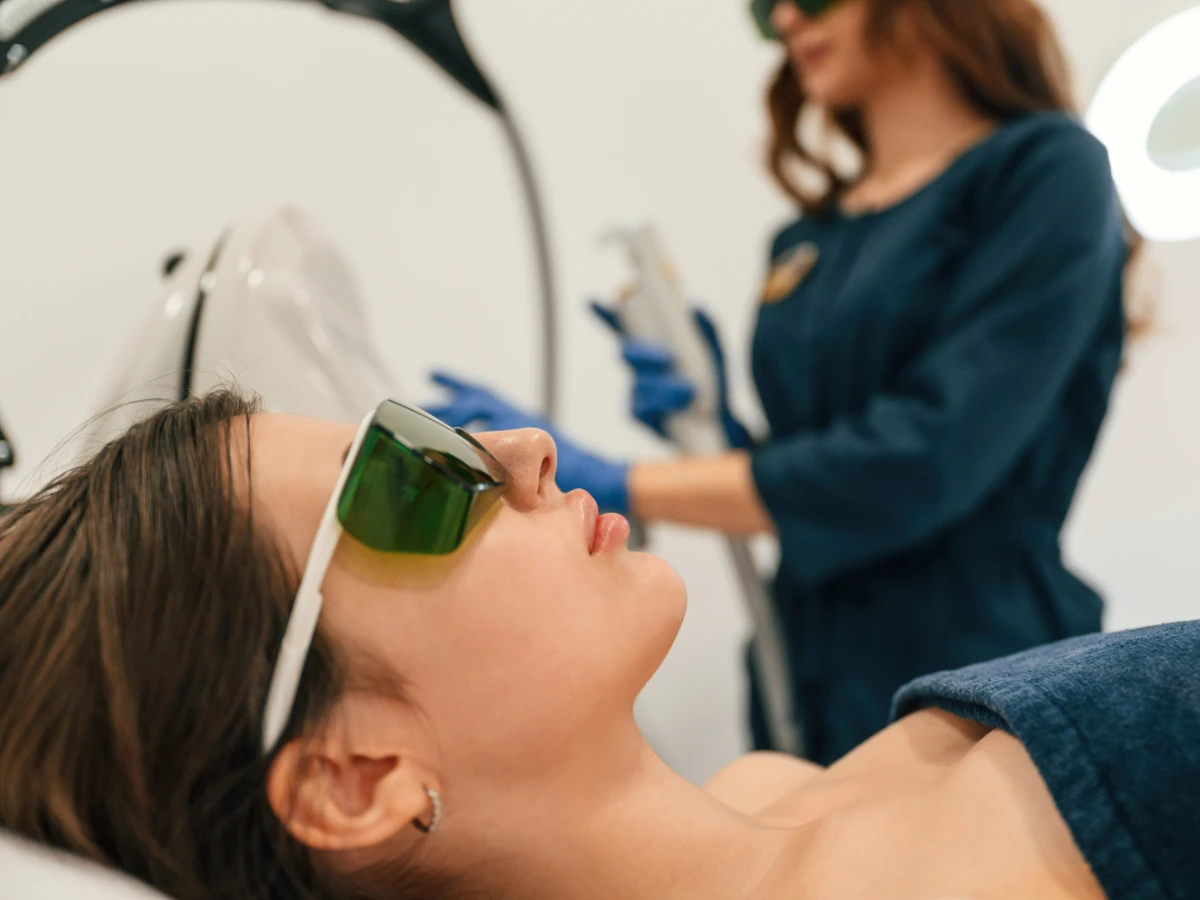 Чи варто робити лазерне шліфування обличчя? Плюси і мінуси процедури