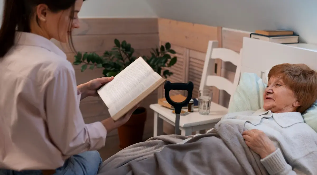 Как правильно ухаживать за лежачими больными дома?