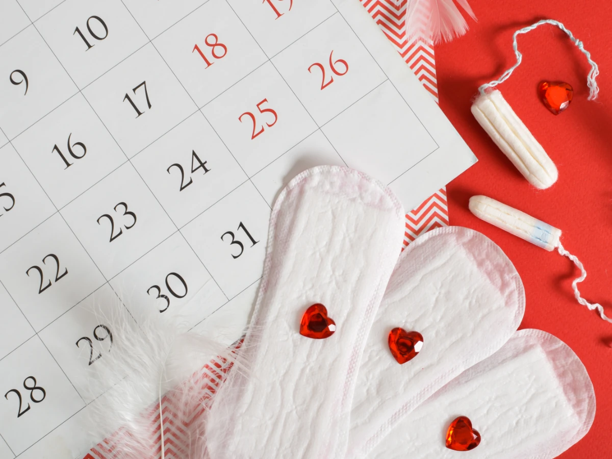 Почему месячные пошли раньше? Причины менструации раньше срока