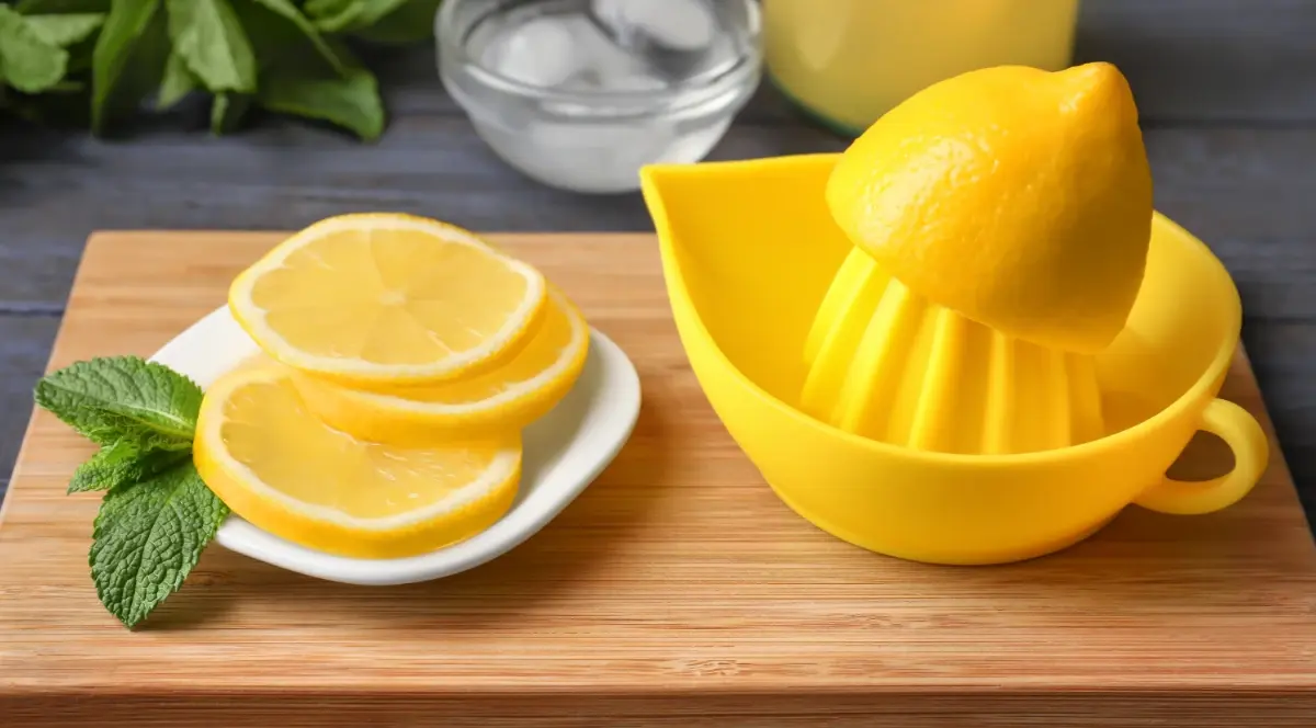 Чем полезен лимон и кому он может навредить?