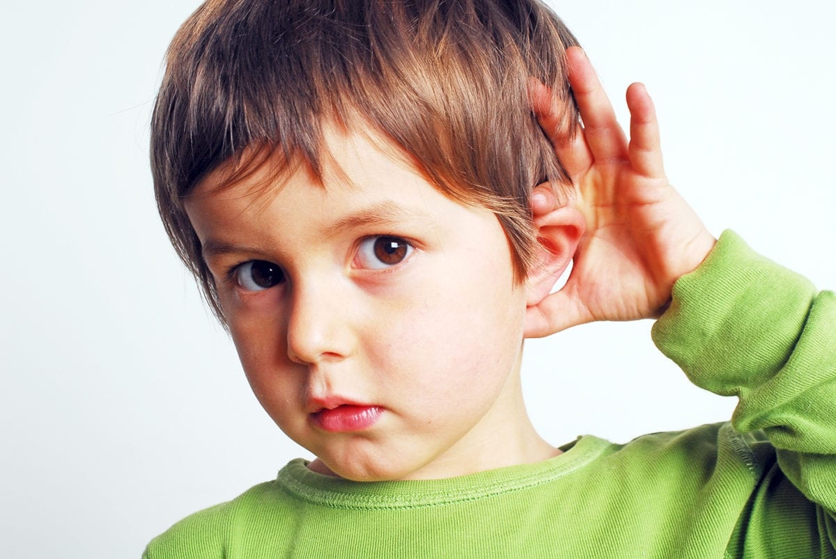 Что делать, если ребенок стал хуже слышать