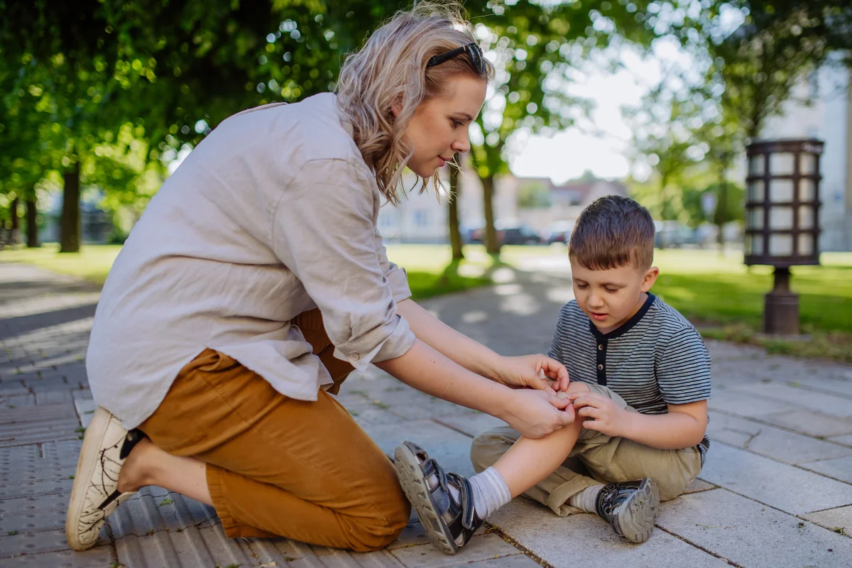 Чим обробити рану дитині, щоб вона швидше загоїлася?