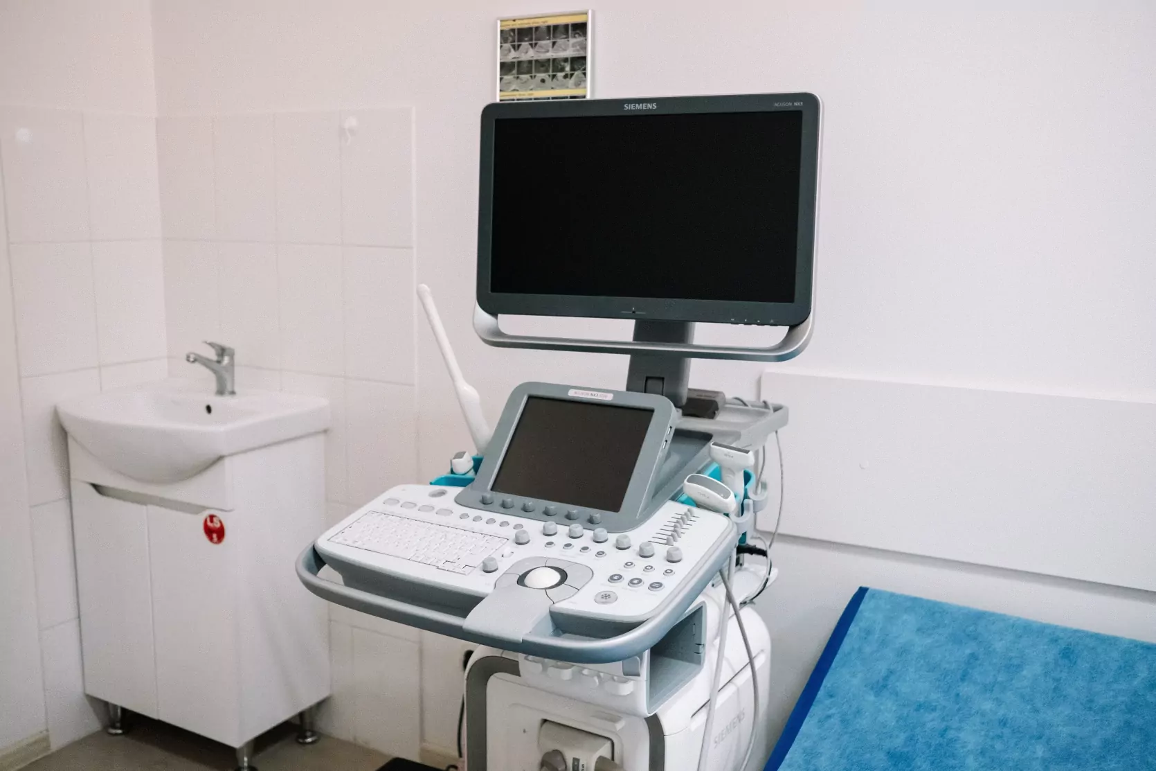 апарат для проведення УЗД щитоподібної залози в медичному центрі ОН Клінік Одеса