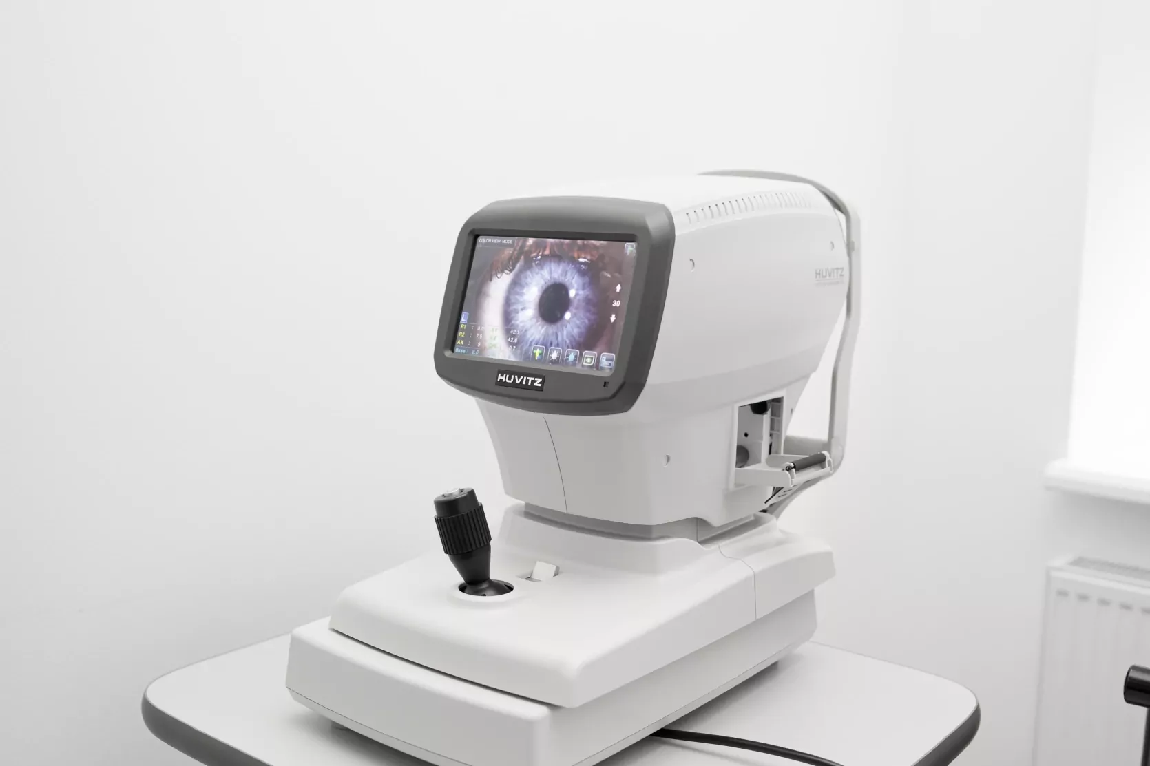 авторефкератометр для диагностики зрения в медицинском центре ОН Клиник Одесса