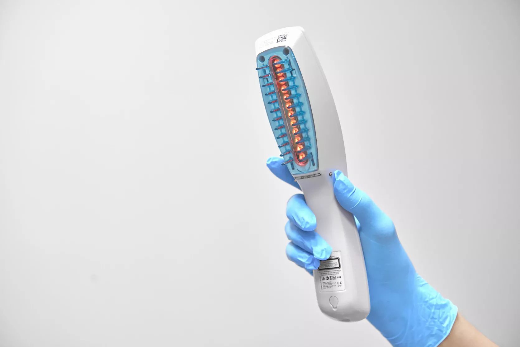 лазерная расческа для стимуляции роста волос и укрепления корней в медицинском центре ОН Клиник Белая Церковь