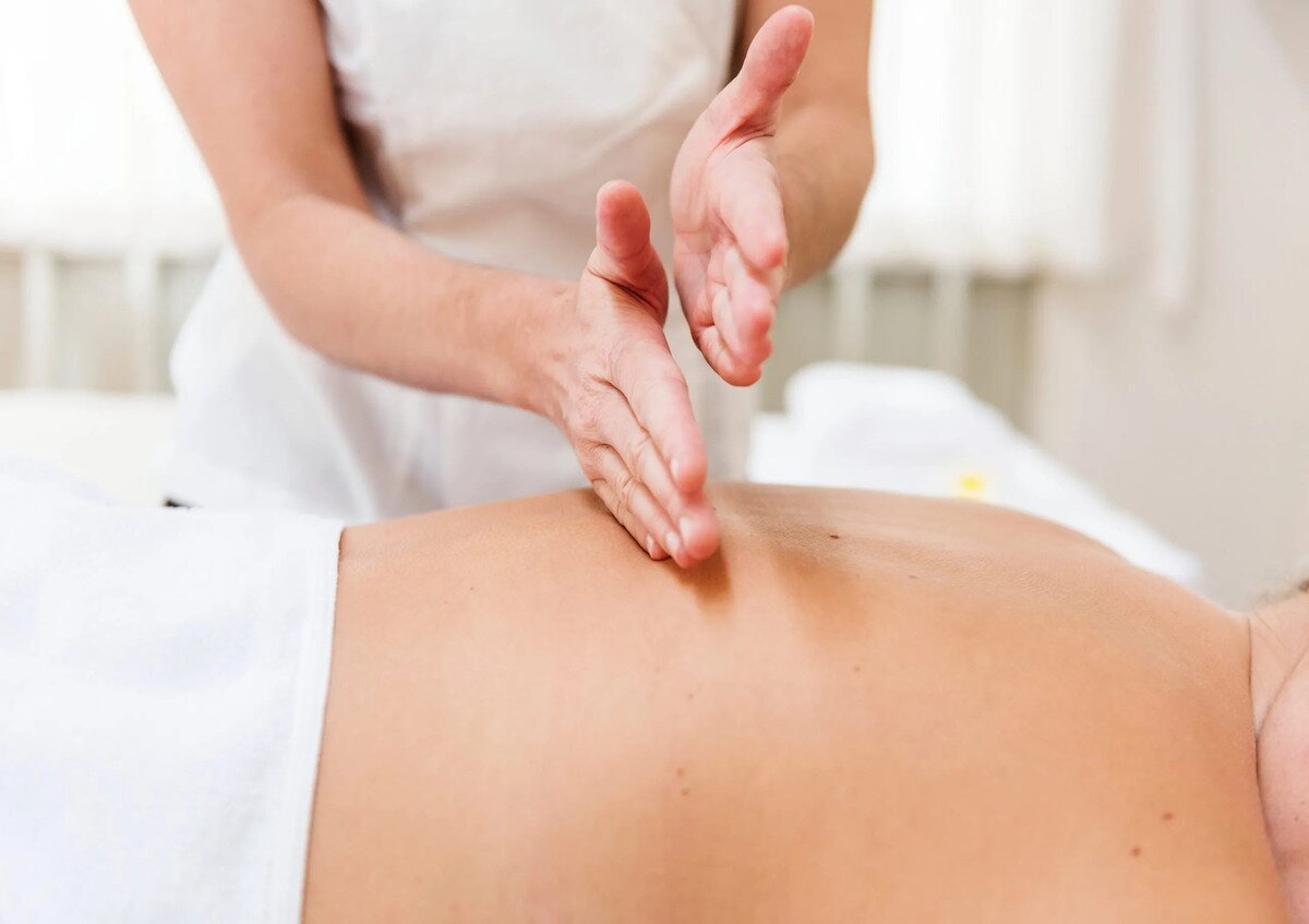 Техніка вібраційного масажу спини