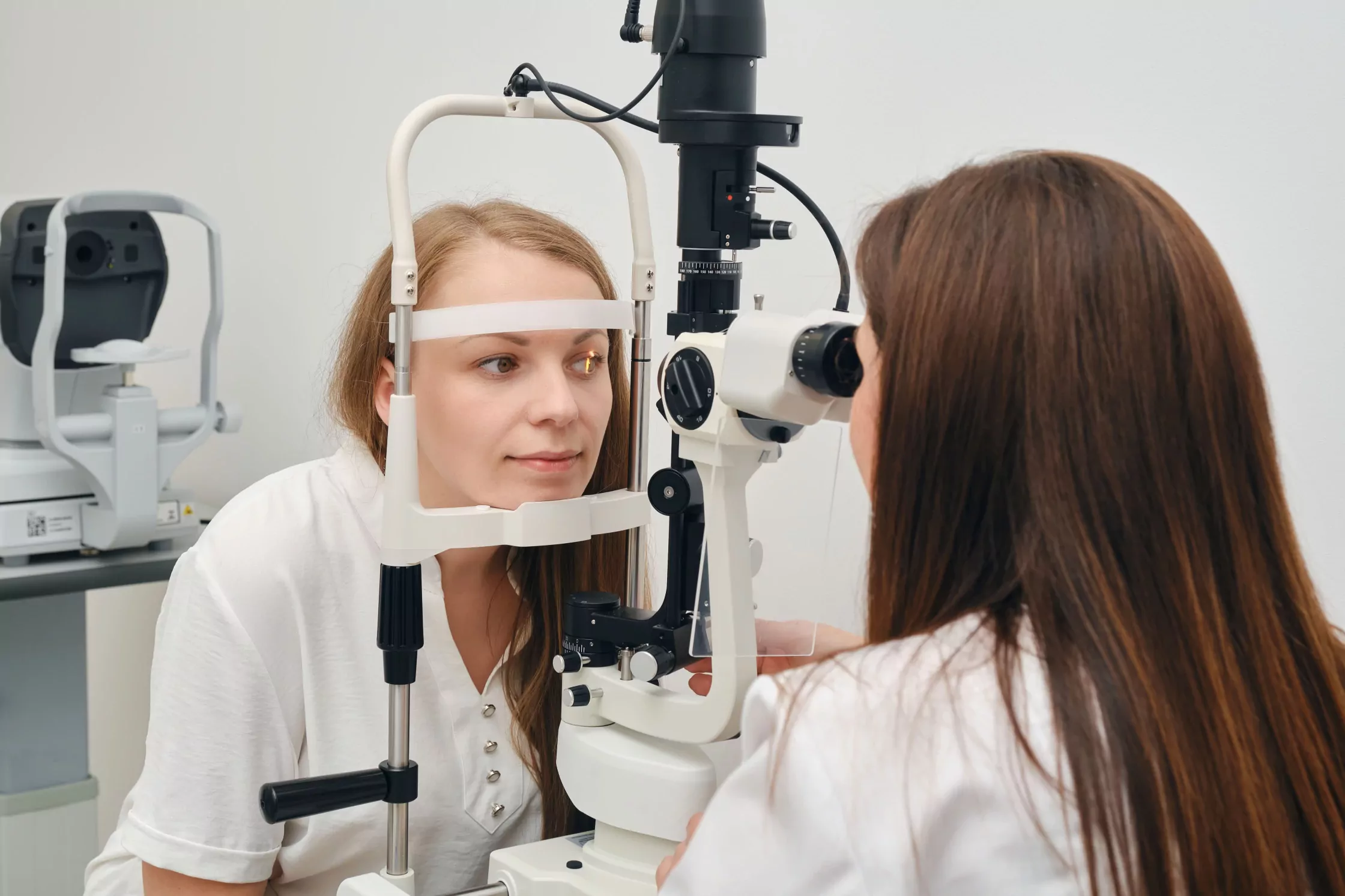 щілинна лампа для діагностики склериту в медичному центрі ОН Клінік Ужгород