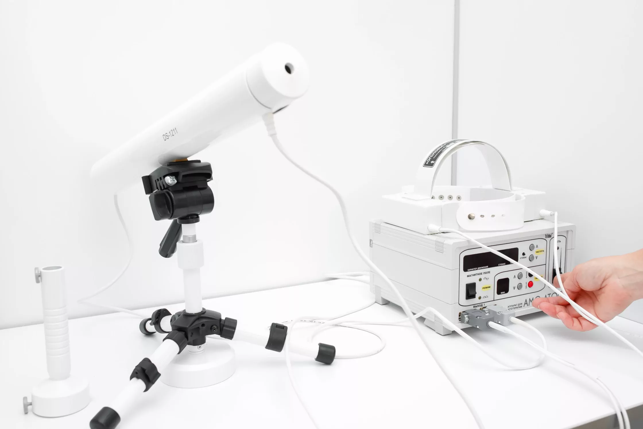 АМО-АТОС з приставкою для лікування очних захворювань у медичному центрі ОН Клінік Харків