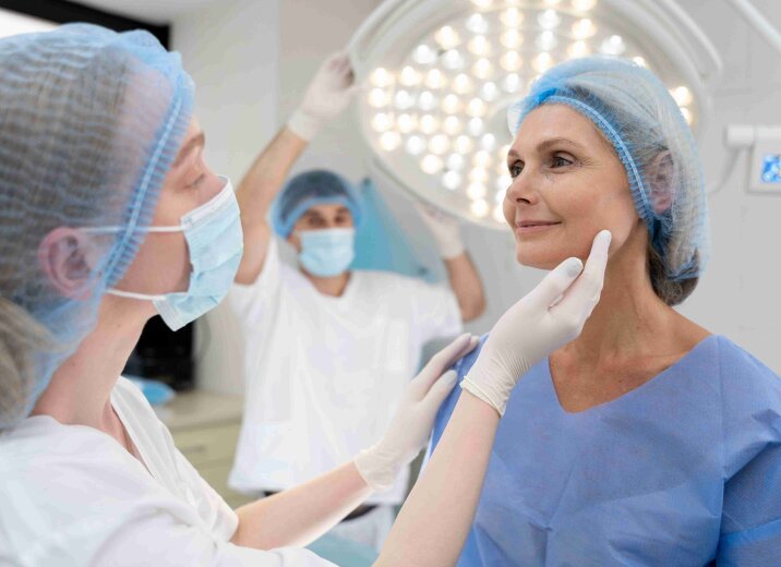 Акция к 8 марта в «ОН Клиник Николаев»: специальное предложение на консультацию пластического хирурга