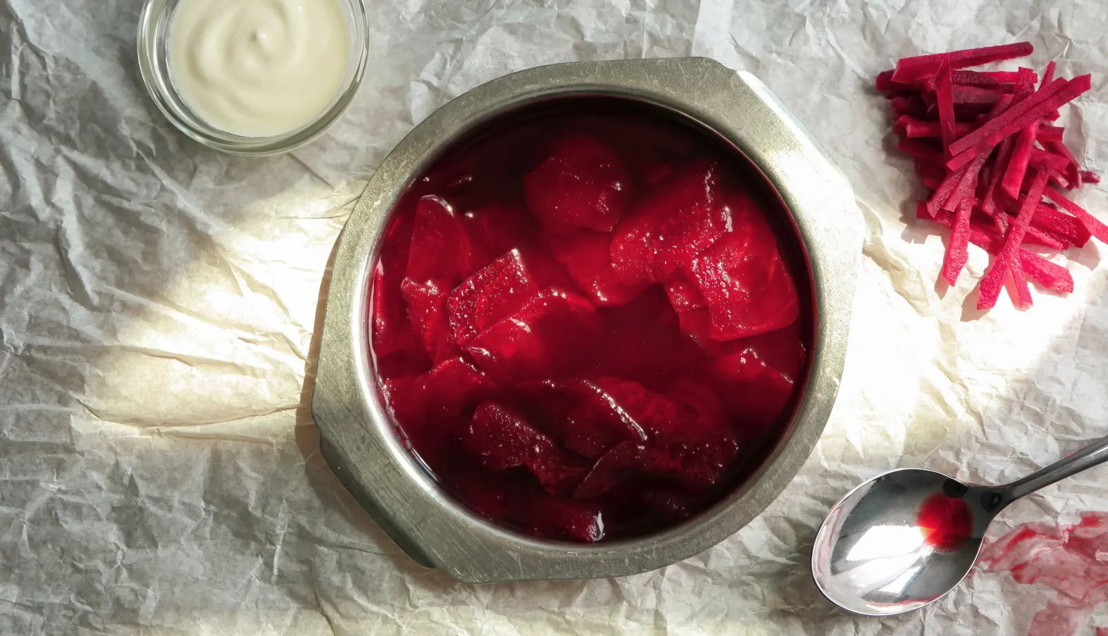 Секрет «чистих» судин та гарного травлення: 7 переваг буряка, які підтверджують гастроентерологи