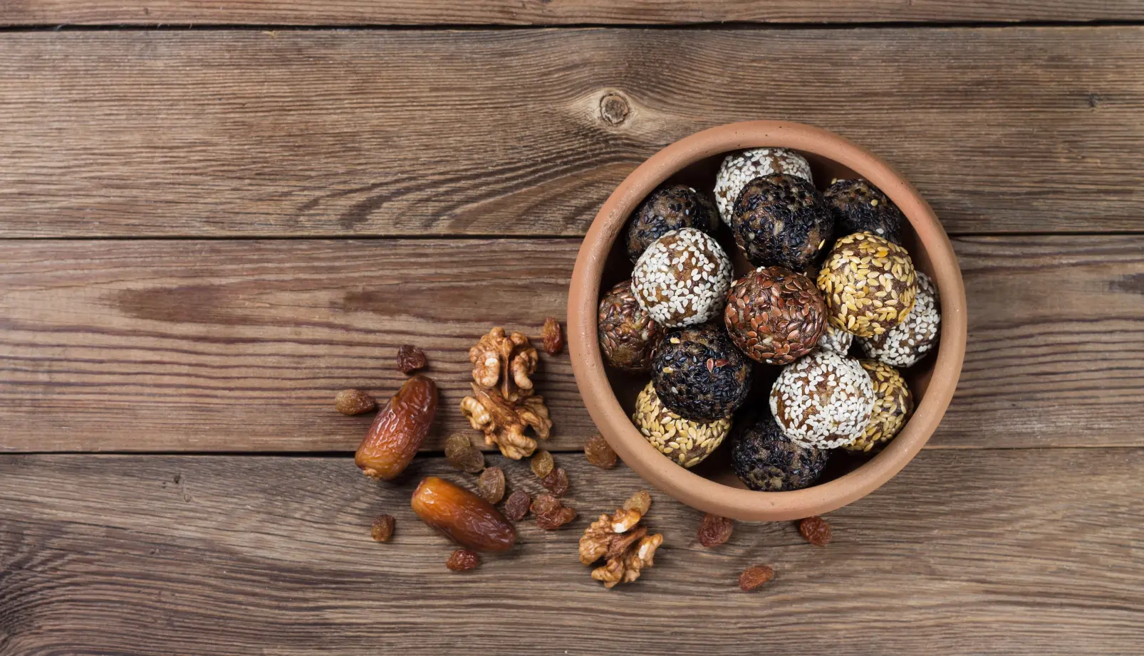 Поддерживают здоровье кишечника и обеспечивают организм энергией: 5 полезных свойств фиников