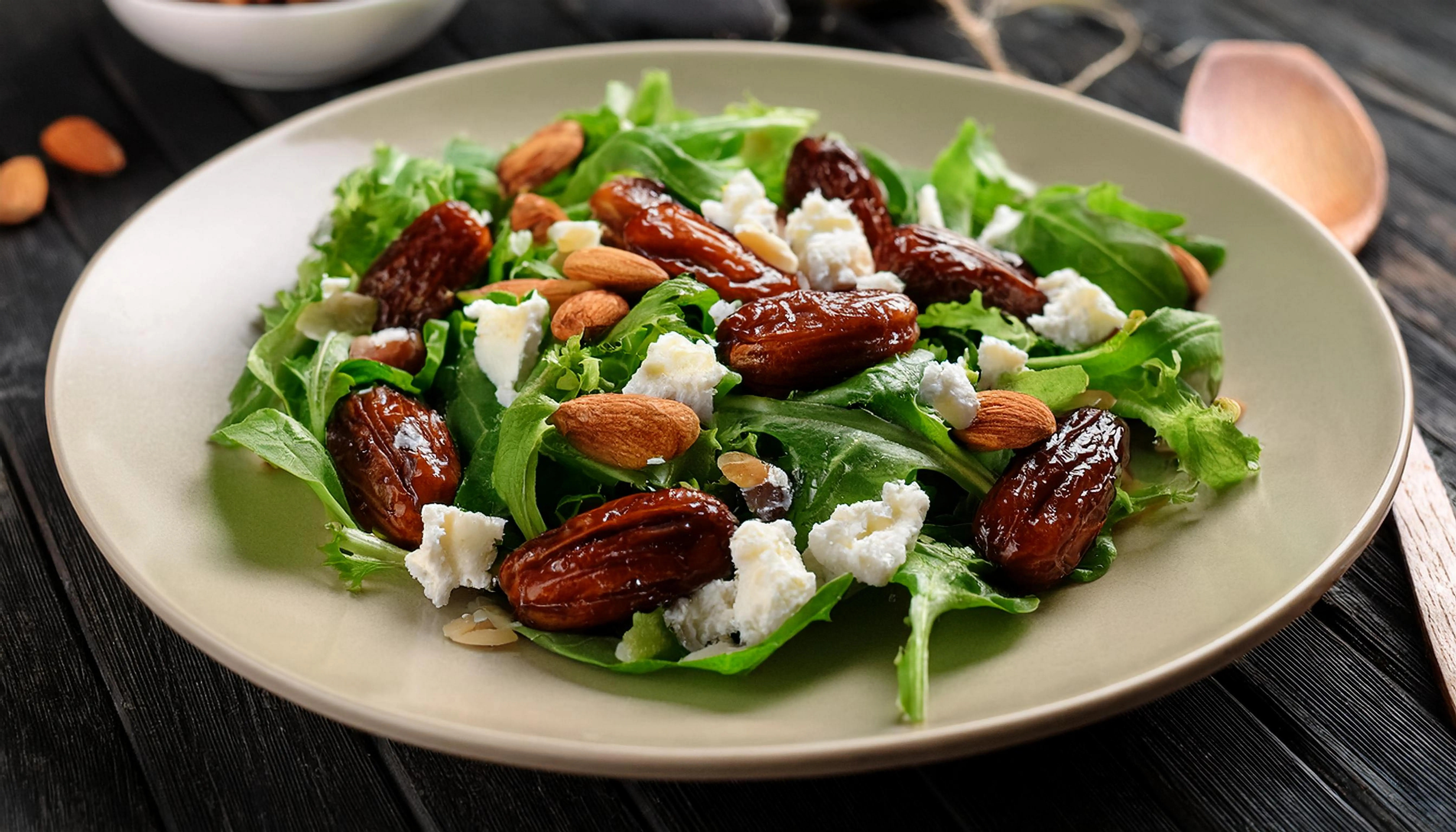 Поддерживают здоровье кишечника и обеспечивают организм энергией: 5 полезных свойств фиников