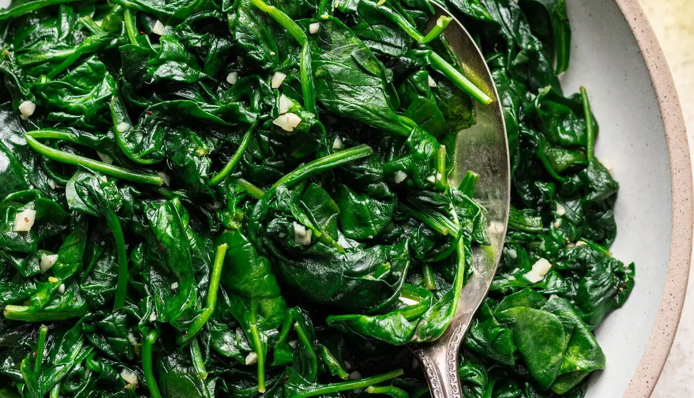 Чим корисна зелень і скільки її можна з'їсти без шкоди для здоров'я?