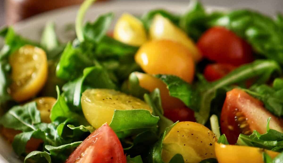 Чим корисна зелень і скільки її можна з'їсти без шкоди для здоров'я?