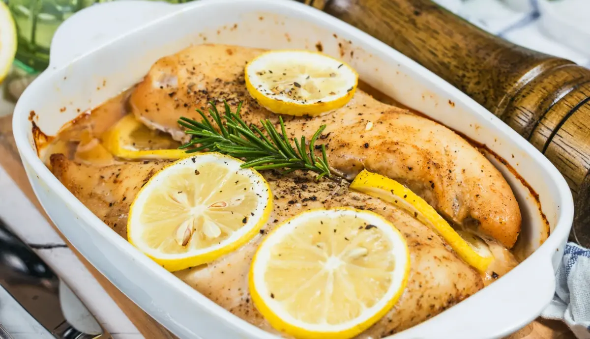 Чем полезен лимон и кому он может навредить?